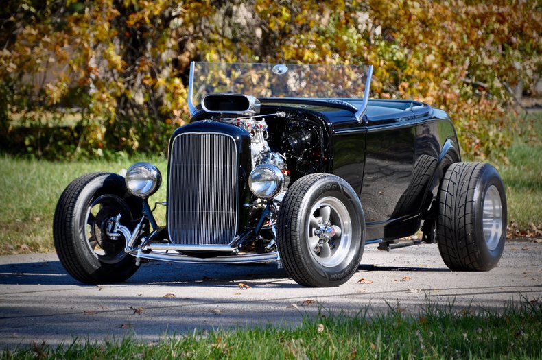 Photo of a hot rod which uses holden commodore rear calipers.